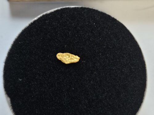 20260326_113449 grösserer Schweizer Goldflitter 0.02 Gramm gr. Fontanne Napf/LU