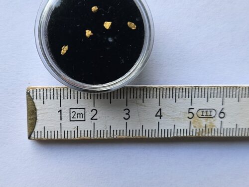 20260803_093054 Schweizer Goldflitter 0.07 Gramm gr. Fontanne Napf/LU