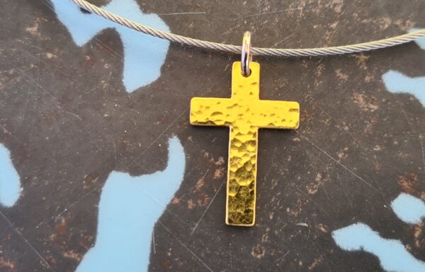Christus-Kreuz-aus-Schweizer-Naturgold_3 Christus-Kreuz aus Schweizer Naturgold geschmiedet